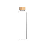 Schlanke Glas-Trinkflasche mit einem schlichten Bambus-Schraubdeckel.