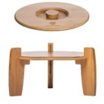 Eleganter Bambus-Deckel und passender Bambus-Sockel für einen Stand-Wasserfilter von Lotus Vita, getrennt voneinander auf weißem Hintergrund dargestellt.